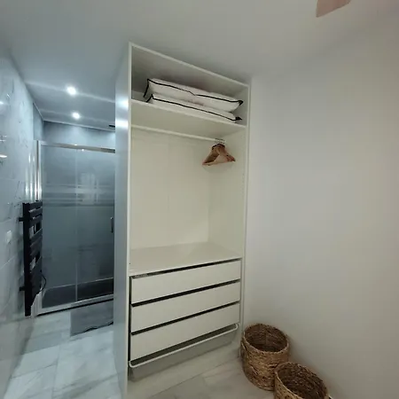 Oasis With 2 Bedrooms In Jardines Del Puerto Apartment Marbella