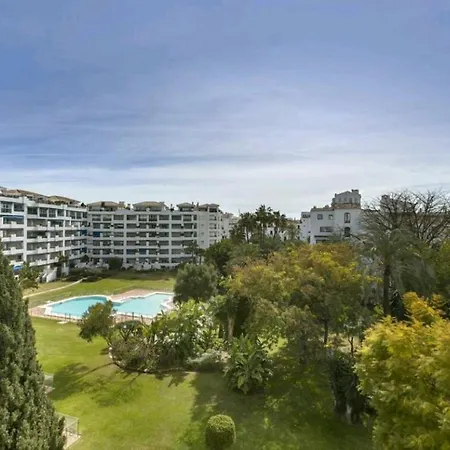 Oasis With 2 Bedrooms In Jardines Del Puerto Marbella