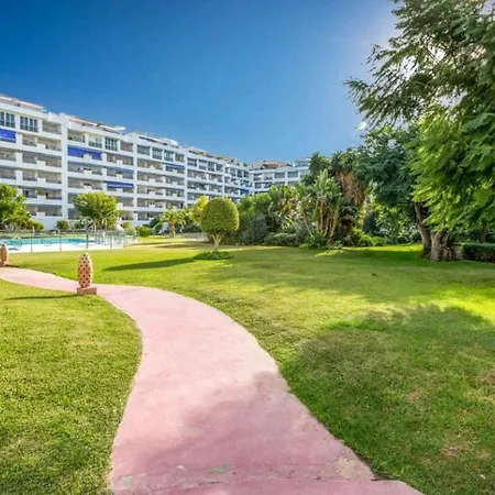 Apartman Oasis With 2 Bedrooms In Jardines Del Puerto Marbella