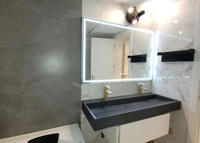 Oasis With 2 Bedrooms In Jardines Del Puerto 公寓 马尔韦利亚