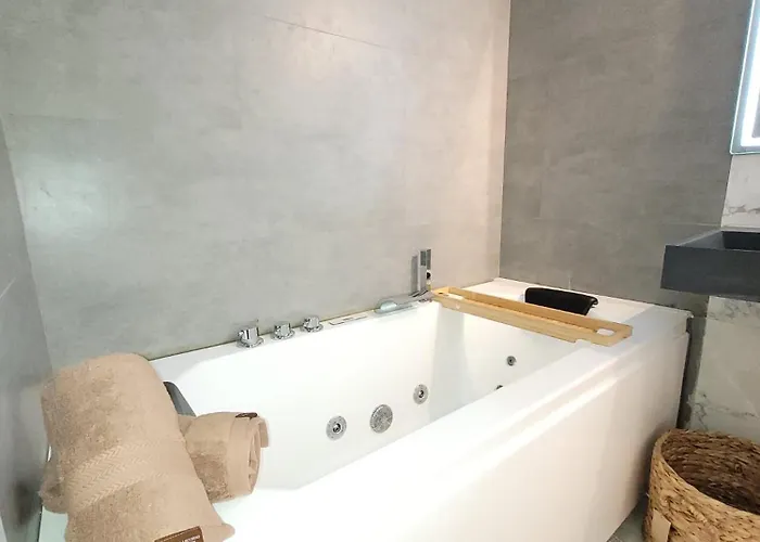 Oasis With 2 Bedrooms In Jardines Del Puerto 公寓 马尔韦利亚