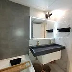 Oasis With 2 Bedrooms In Jardines Del Puerto Apartment Marbella