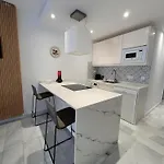 Oasis With 2 Bedrooms In Jardines Del Puerto Marbella