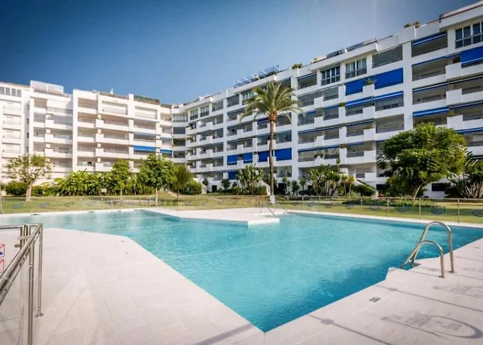 Oasis With 2 Bedrooms In Jardines Del Puerto Marbella