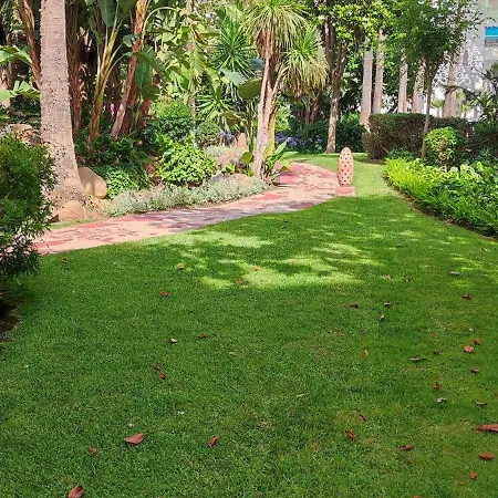 Oasis With 2 Bedrooms In Jardines Del Puerto Marbella